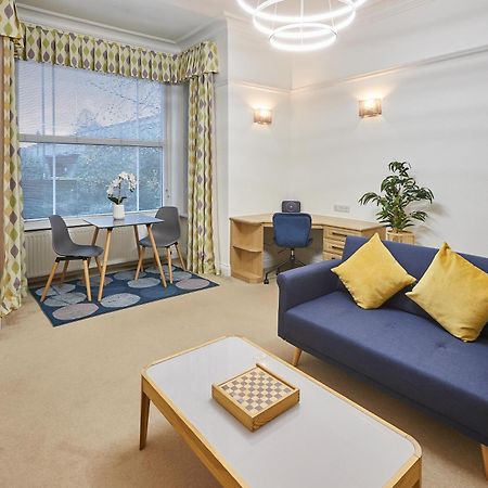 Host & Stay - Thamesview Staines-upon-Thames Exterior foto