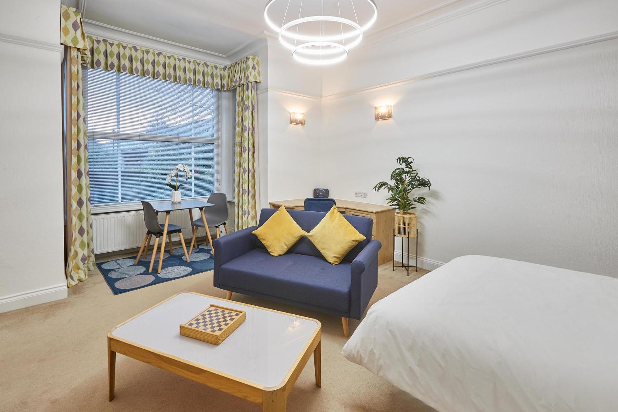 Host & Stay - Thamesview Staines-upon-Thames Exterior foto